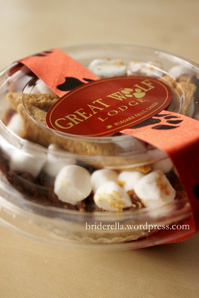 I love edible wedding favours Homemade s'mores would be a great DIY wedding