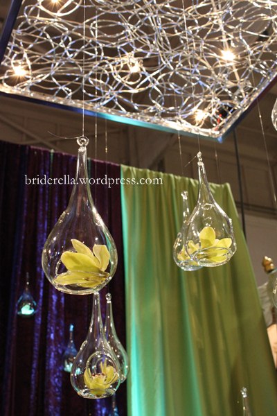 A modern hanging centerpiece and table setting from Nisha Chandra